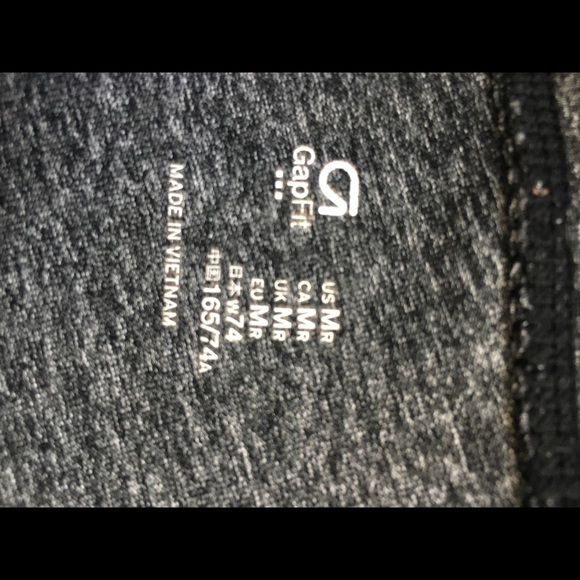 Gap gfit capris - Picture 3 of 3